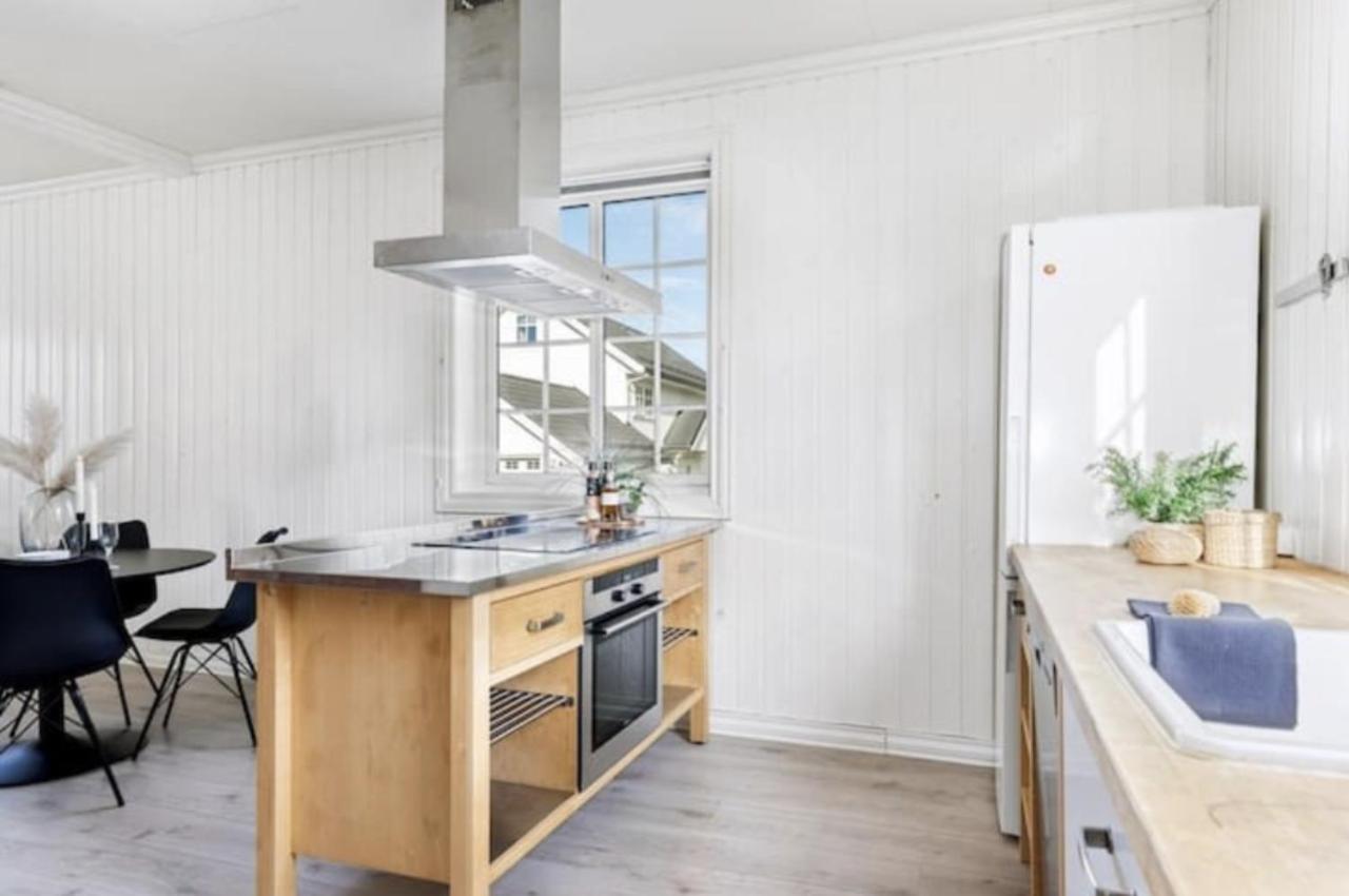 Appartement Lys Og Sentral Leilighet Med Terrasse Og Hage à Lillehammer Extérieur photo