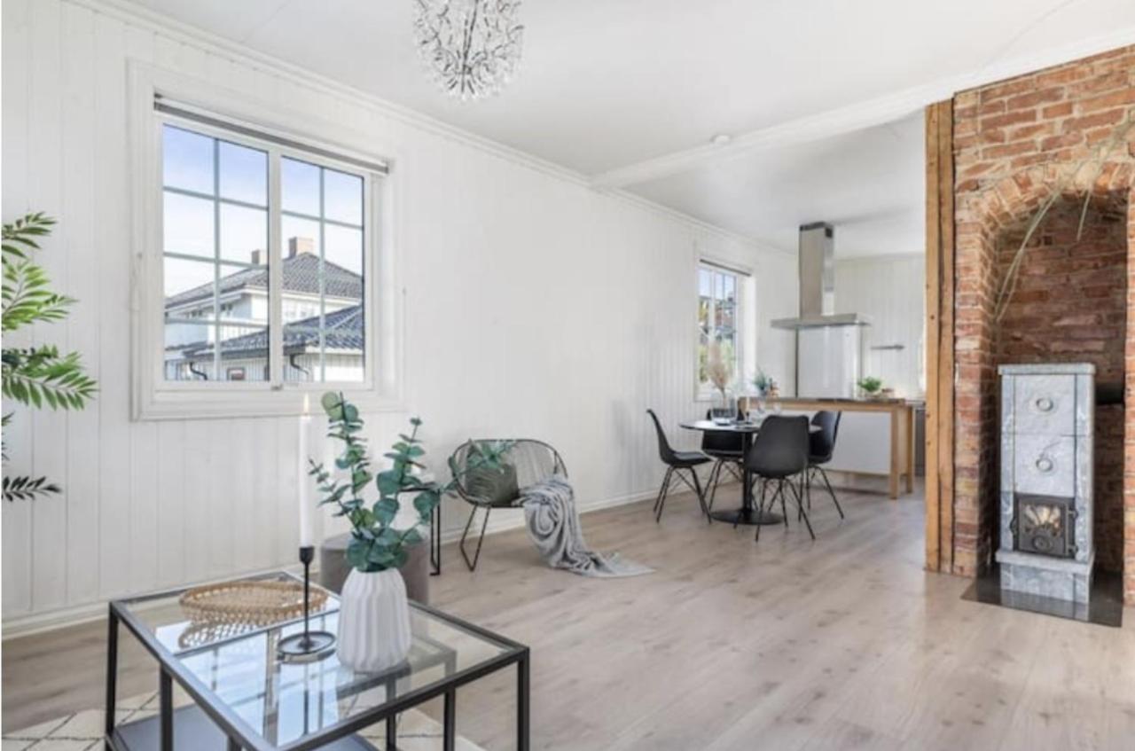 Appartement Lys Og Sentral Leilighet Med Terrasse Og Hage à Lillehammer Extérieur photo